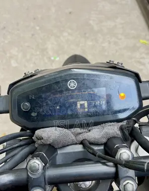 ইয়ামাহা এফজেড ২০২২ কালো