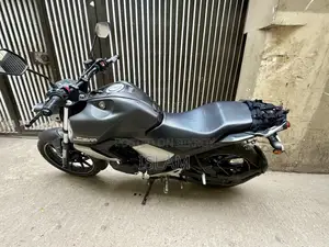 ইয়ামাহা এফজেড ২০২২ কালো