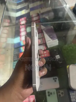 অ্যাপল আইফোন ১২ ১২৮ জিবি হোয়াইট