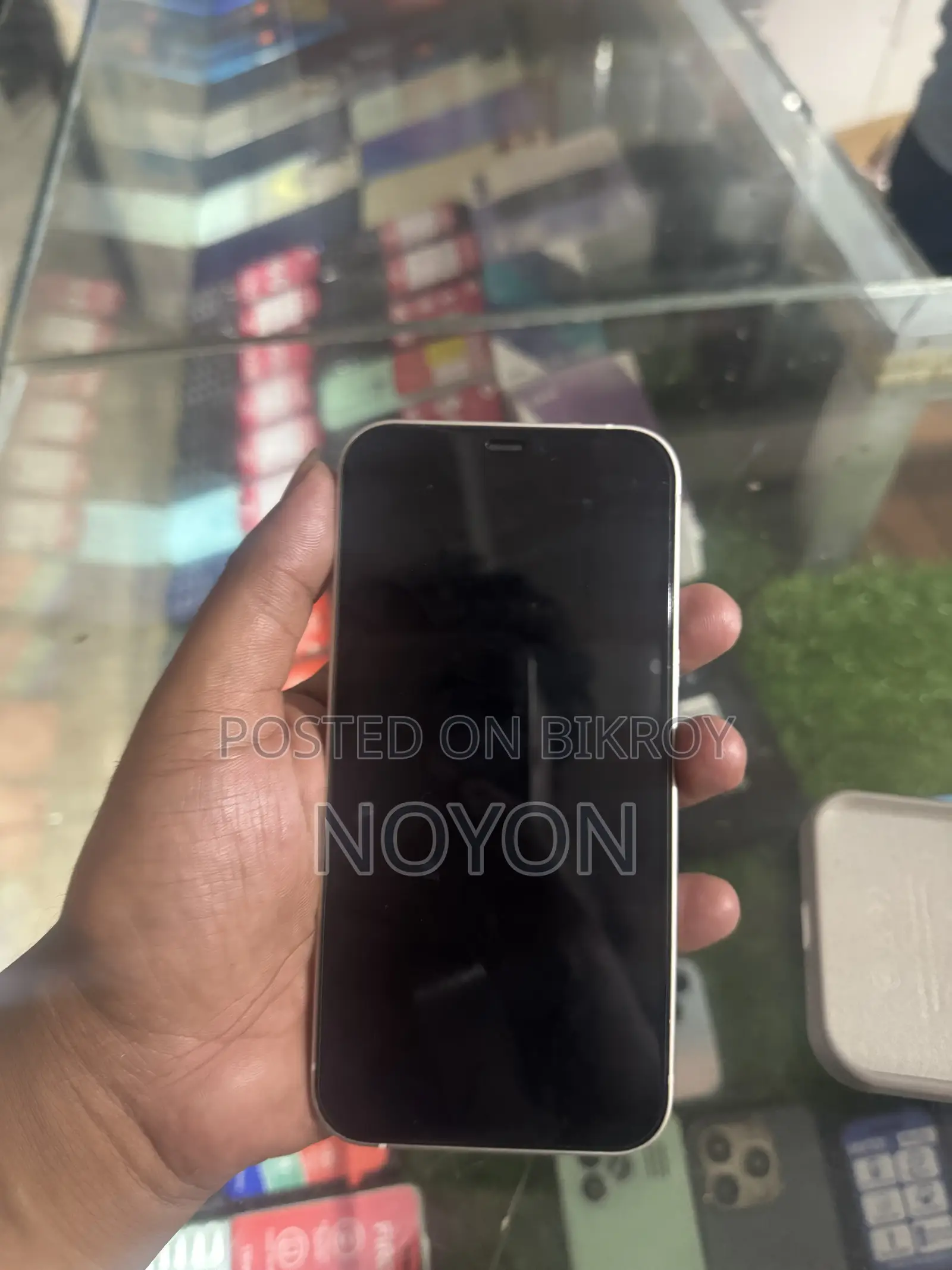 অ্যাপল আইফোন ১২ ১২৮ জিবি হোয়াইট