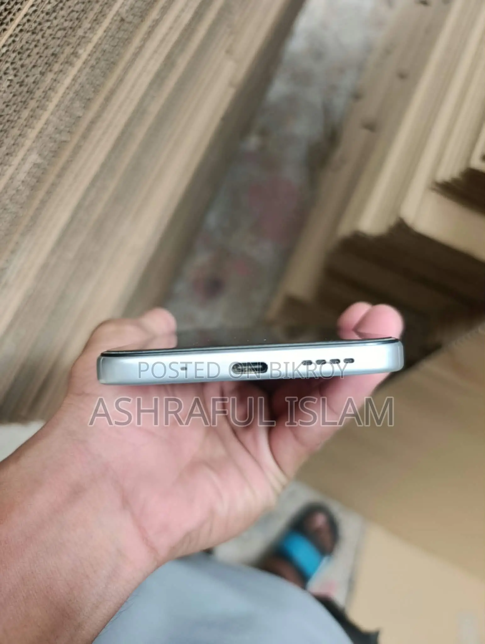 New Infinix Hot 70 128 GB White