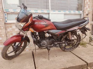 বাজাজ প্লাটিনা ১০০ ২০১৮ লাল