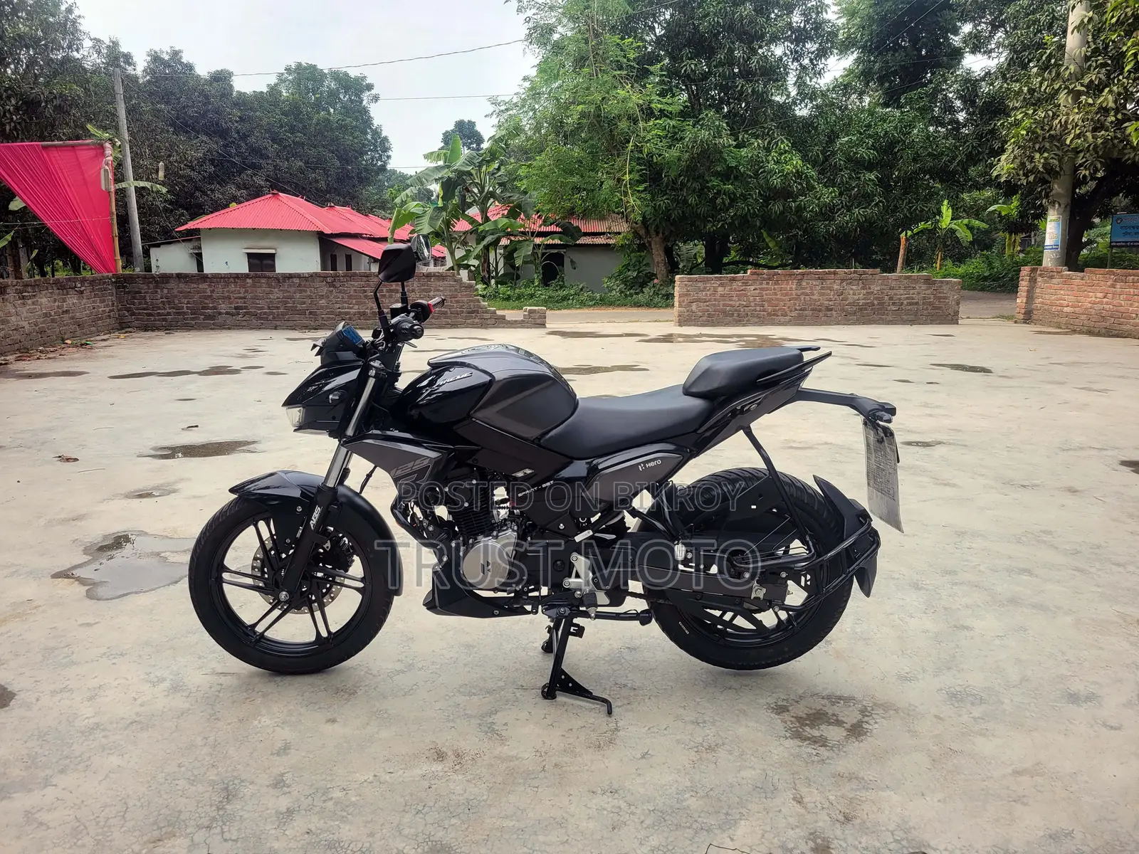হিরো এক্সট্রিম ১২৫আর ২০২৫ ব্ল্যাক