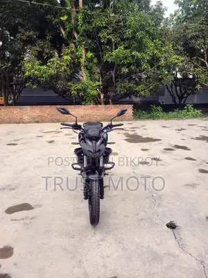 হিরো এক্সট্রিম ১২৫আর ২০২৫ ব্ল্যাক