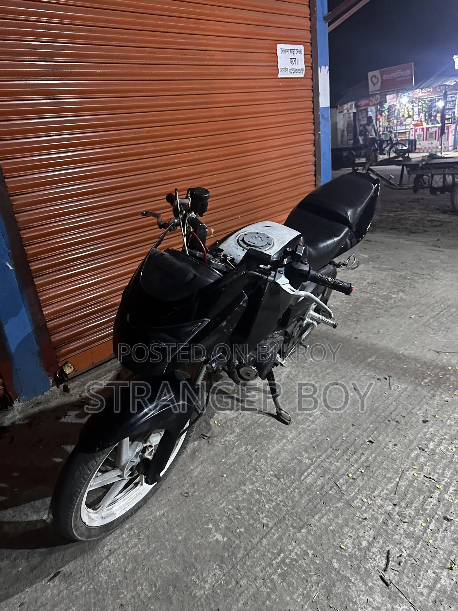বাজাজ পালসার ১৮০ ২০১৯ কালো