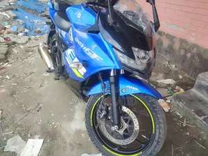 নতুন সুজুকি ২০২২ নীল