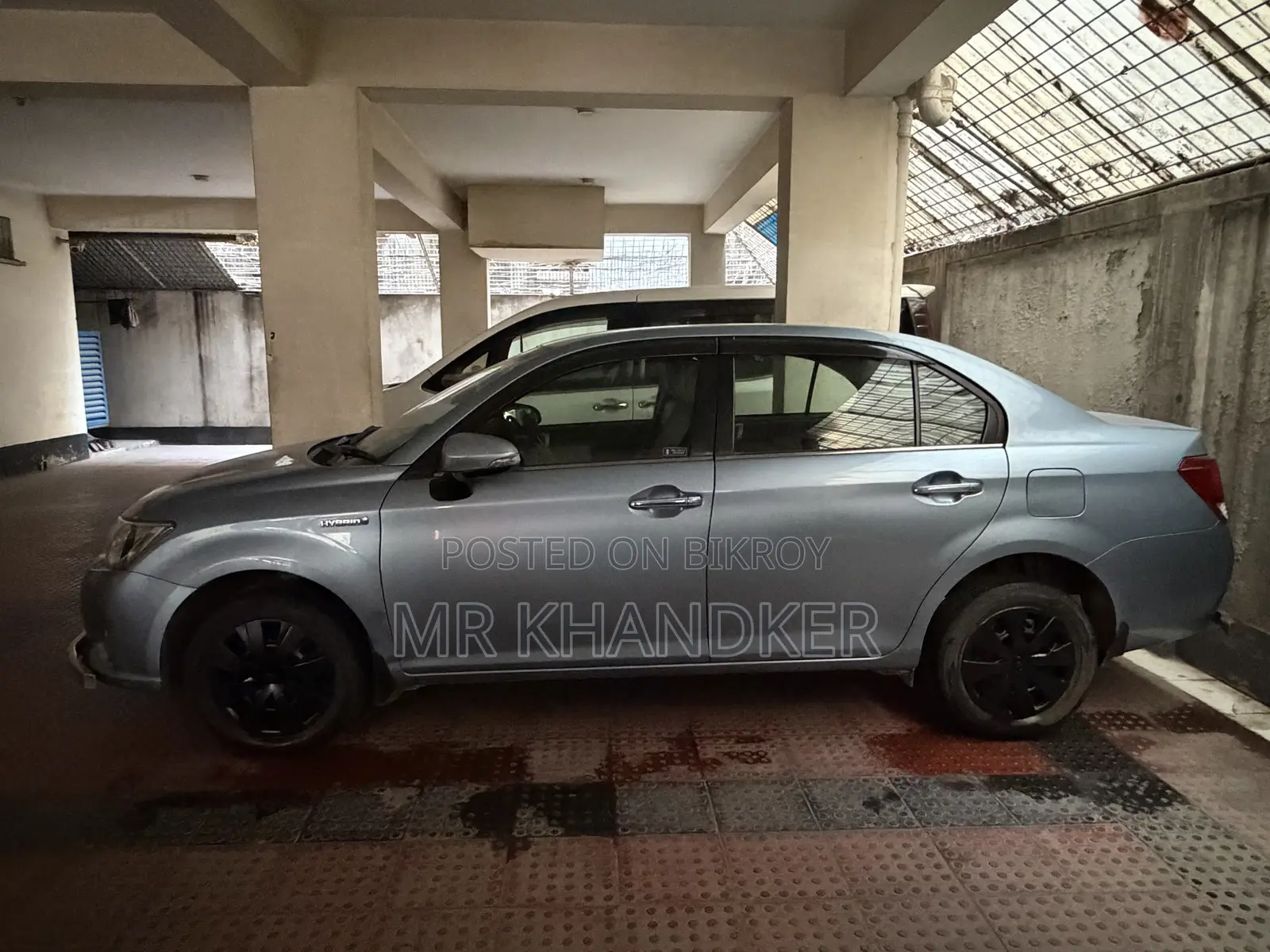 Toyota Axio 1.5 Hybrid Two Wheel Drive 2014 Blue