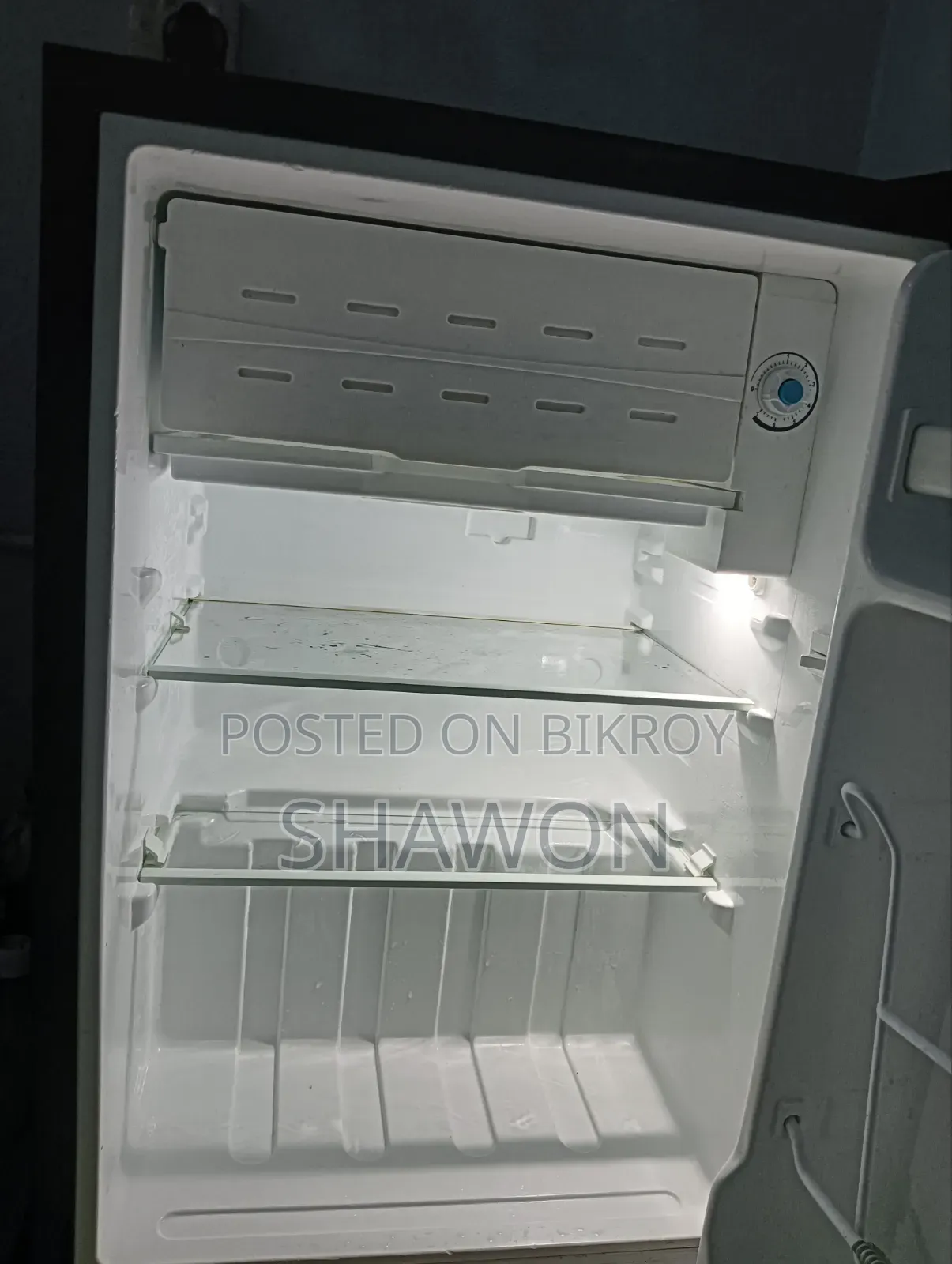 Walton Small Refrigerator - WFS-Tg2-C2sa-Rd - 72 LTR