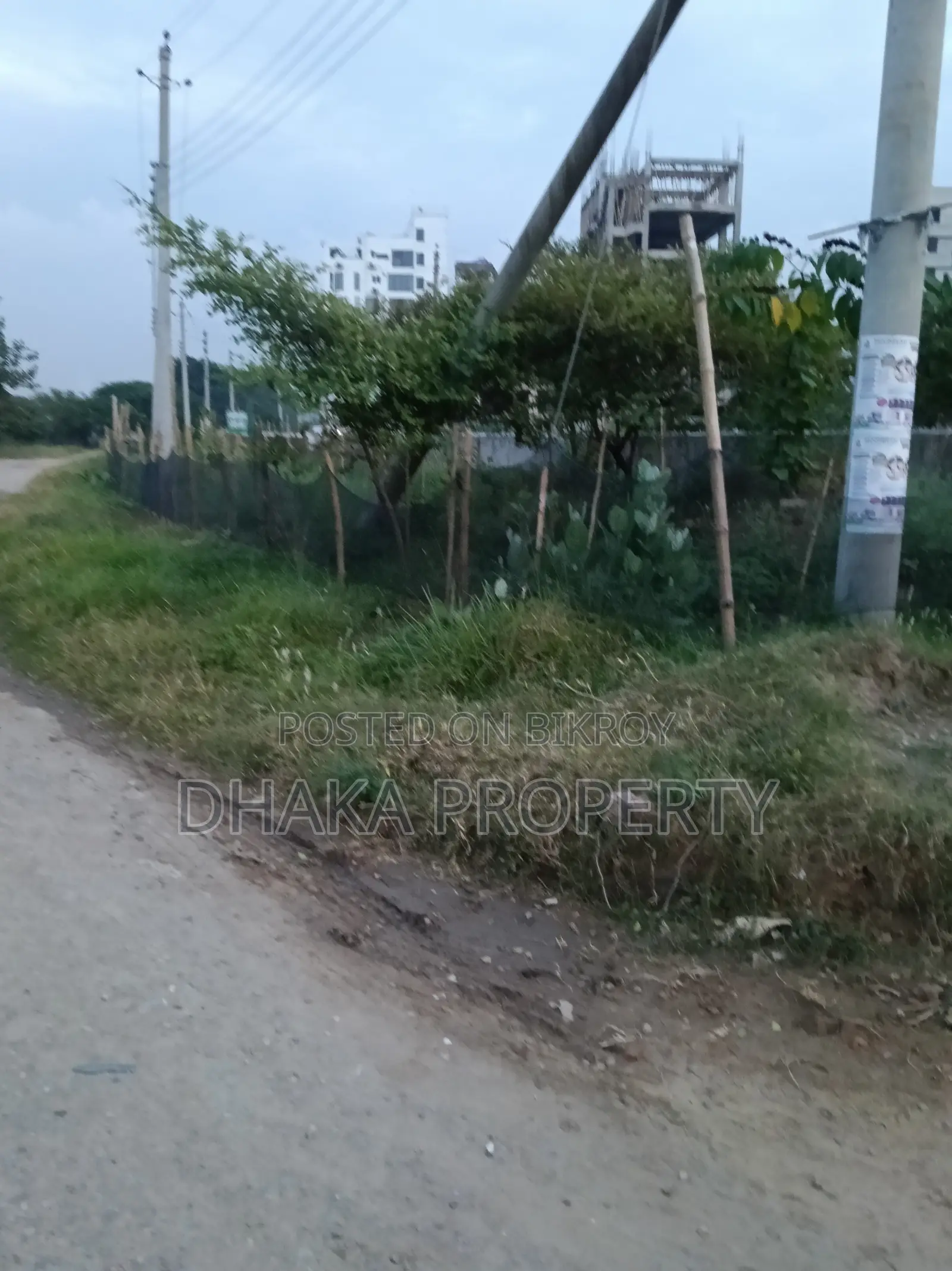 সেক্টর-১৫/ডি এ লেক ভিউ কর্নার ৫ কাঠা উত্তর