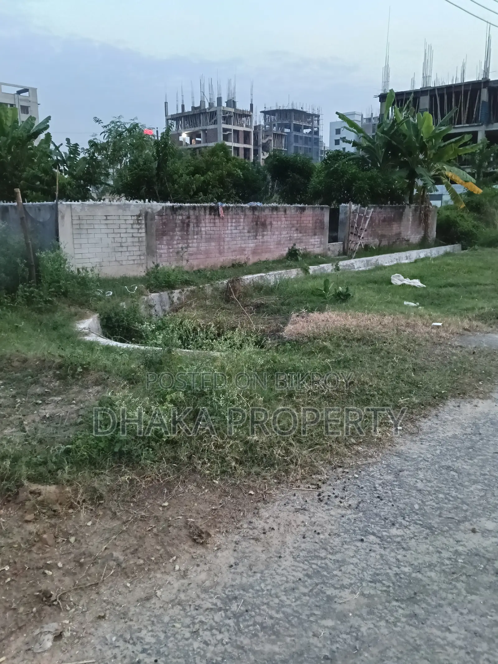 সেক্টর-১৫/ডি এ লেক ভিউ কর্নার ৫ কাঠা উত্তর