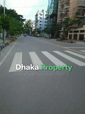 সেক্টর-১১ এ কর্নার ৫ কাঠা দক্ষিণ/পশ্চিমমুখী