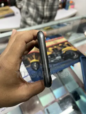 অ্যাপল আইফোন ১১ ৬৪ জিবি
