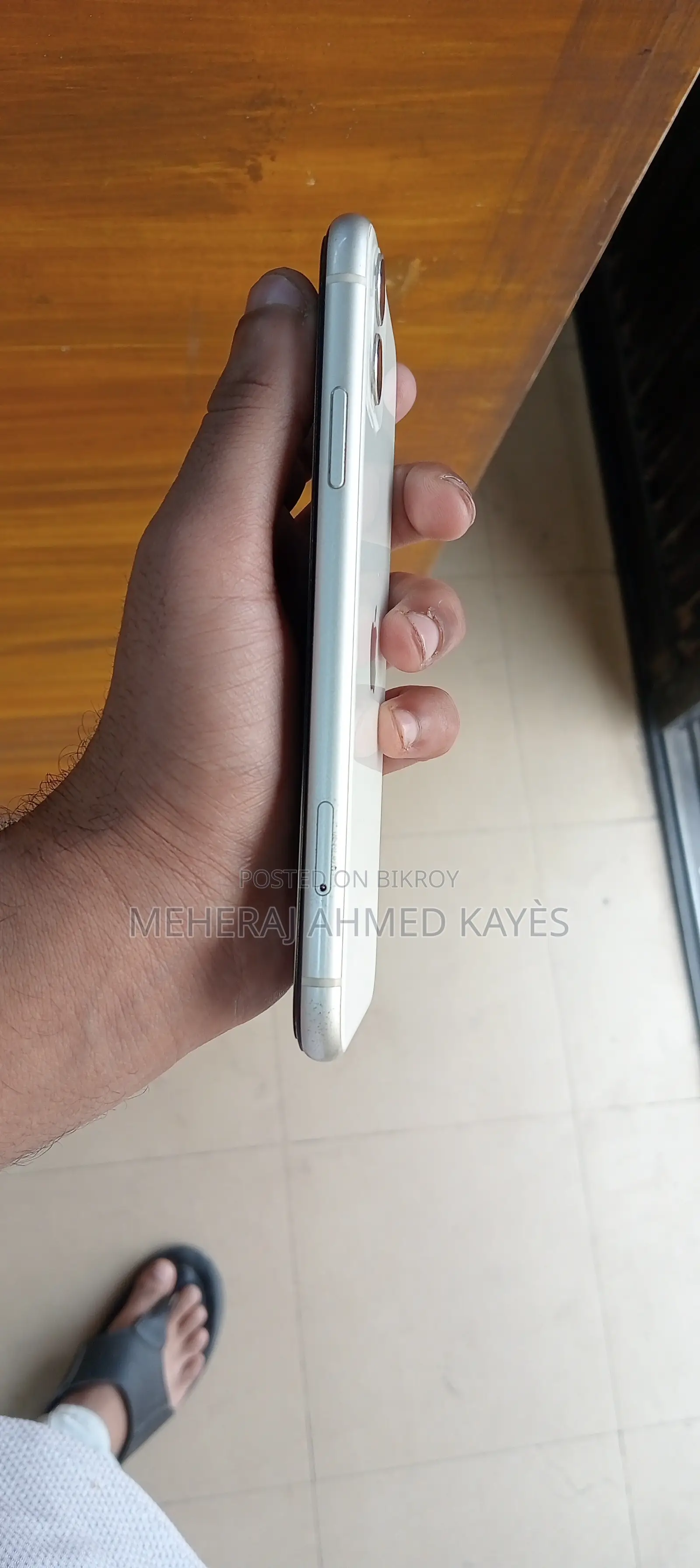 অ্যাপল আইফোন ১১ ১২৮ জিবি হোয়াইট