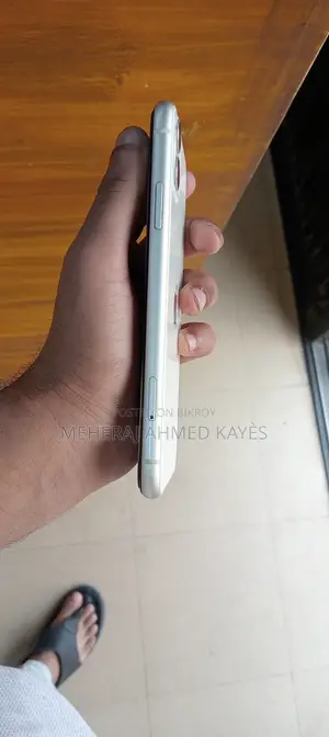 অ্যাপল আইফোন ১১ ১২৮ জিবি হোয়াইট