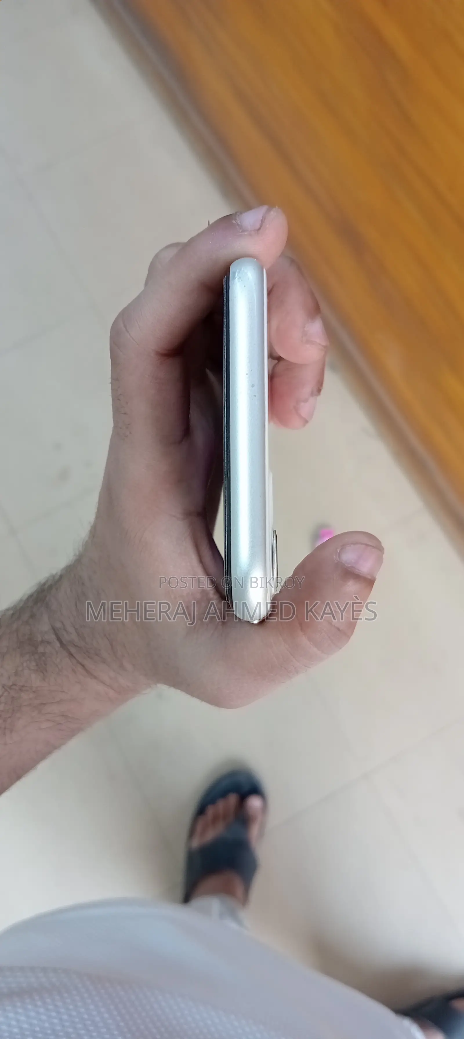 অ্যাপল আইফোন ১১ ১২৮ জিবি হোয়াইট