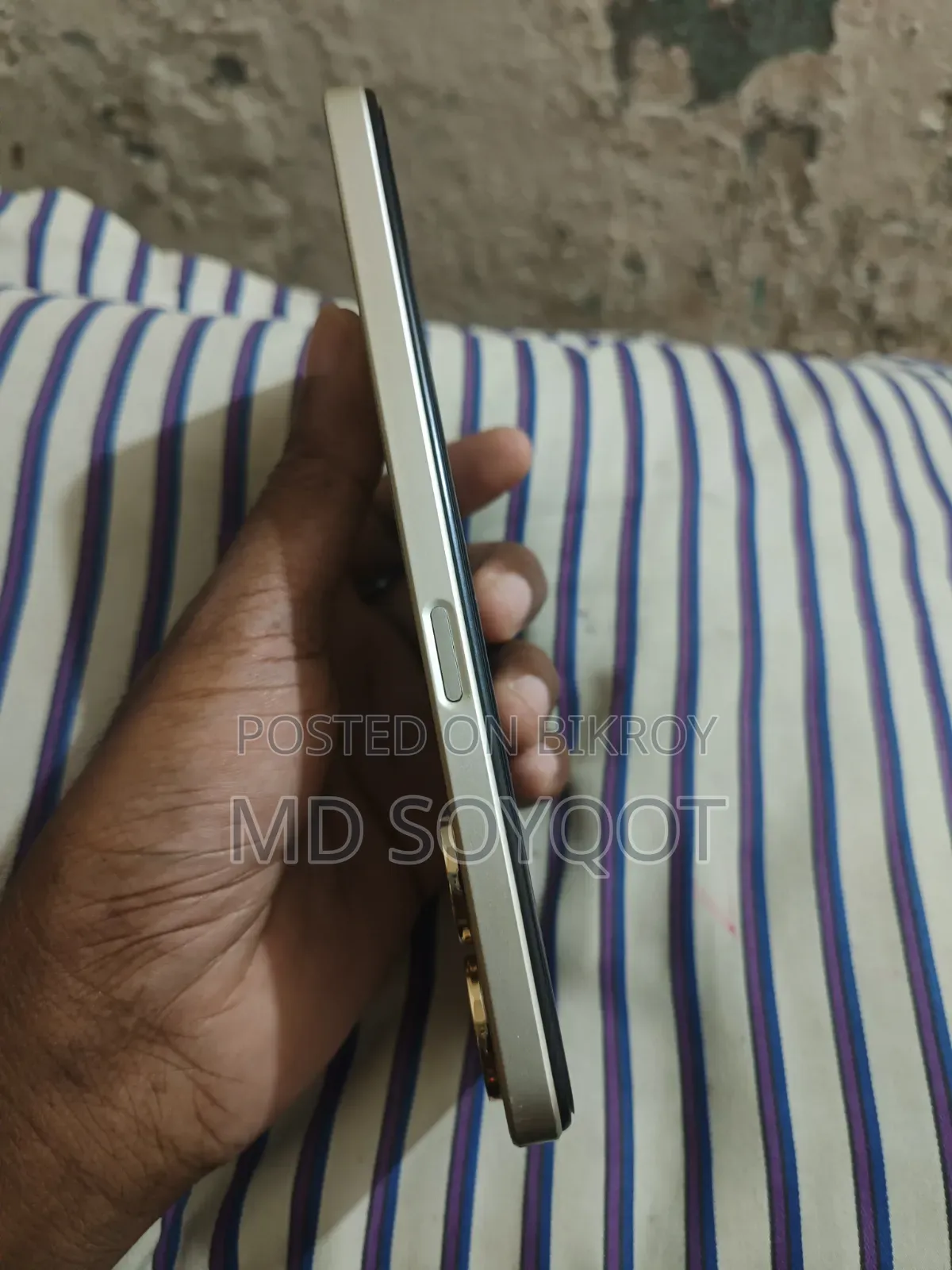 রিয়েলমি ভি৩০ ১২৮ জিবি গ্রে