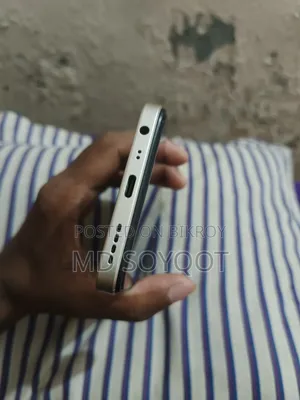 রিয়েলমি ভি৩০ ১২৮ জিবি গ্রে