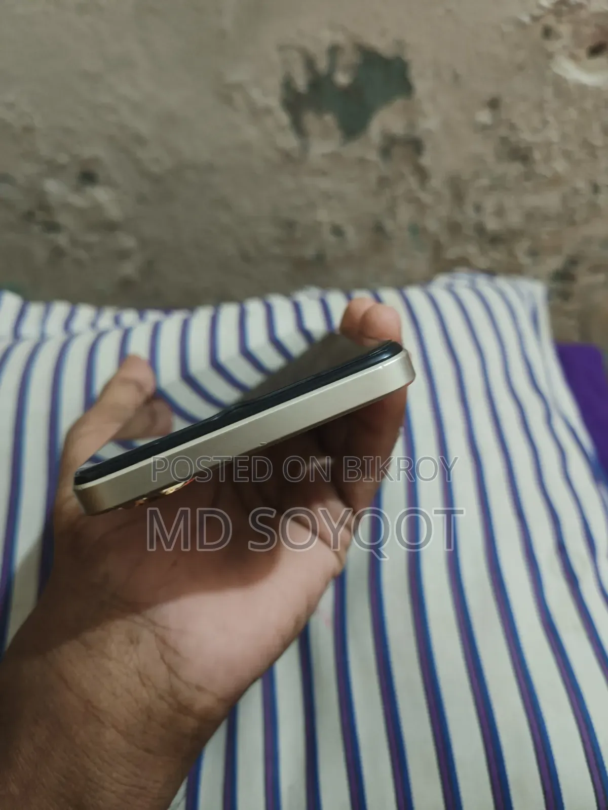 রিয়েলমি ভি৩০ ১২৮ জিবি গ্রে