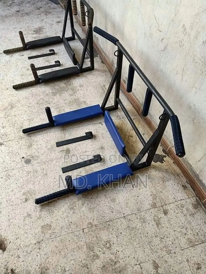 Pull Up and Chin Up Gym Bar Indoor Equipment