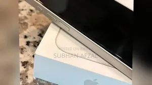 অ্যাপল আইফোন ১৭ ২৫৬ জিবি সাদা