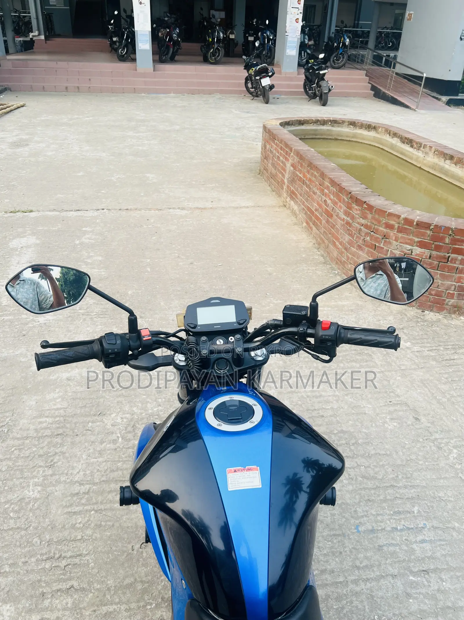 সুজুকি গিক্সার ২০২০ নীল