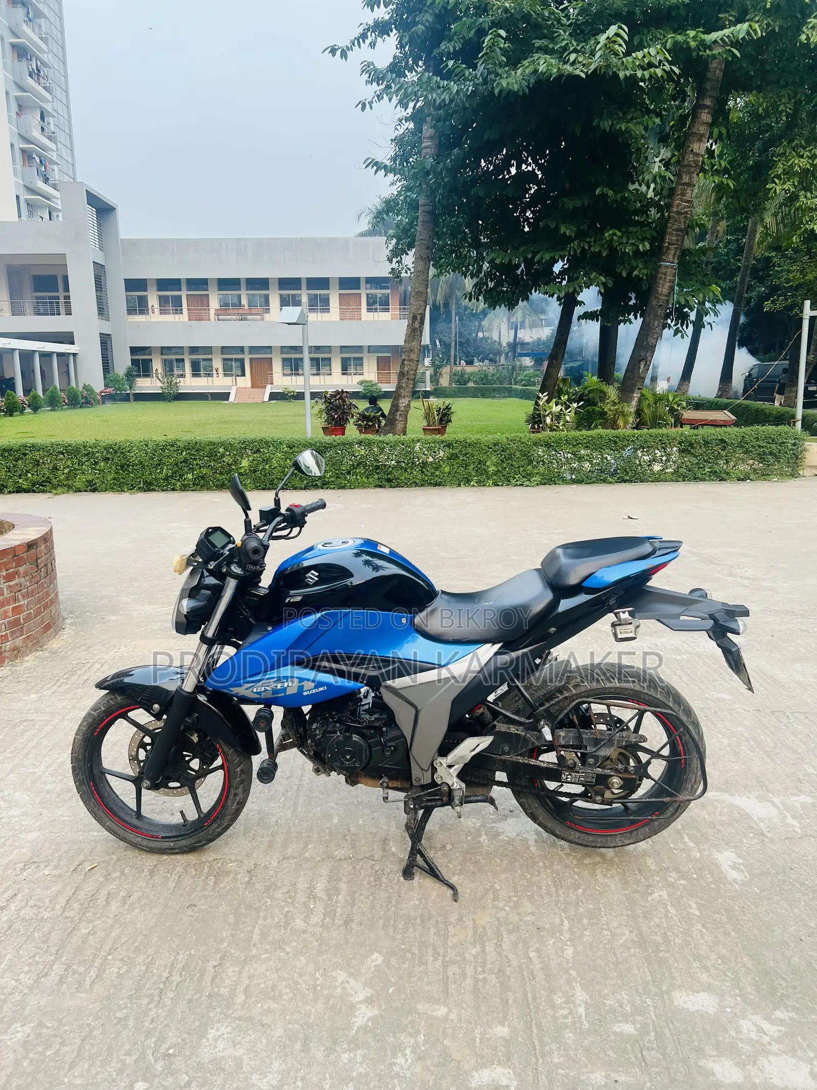 সুজুকি গিক্সার ২০২০ নীল