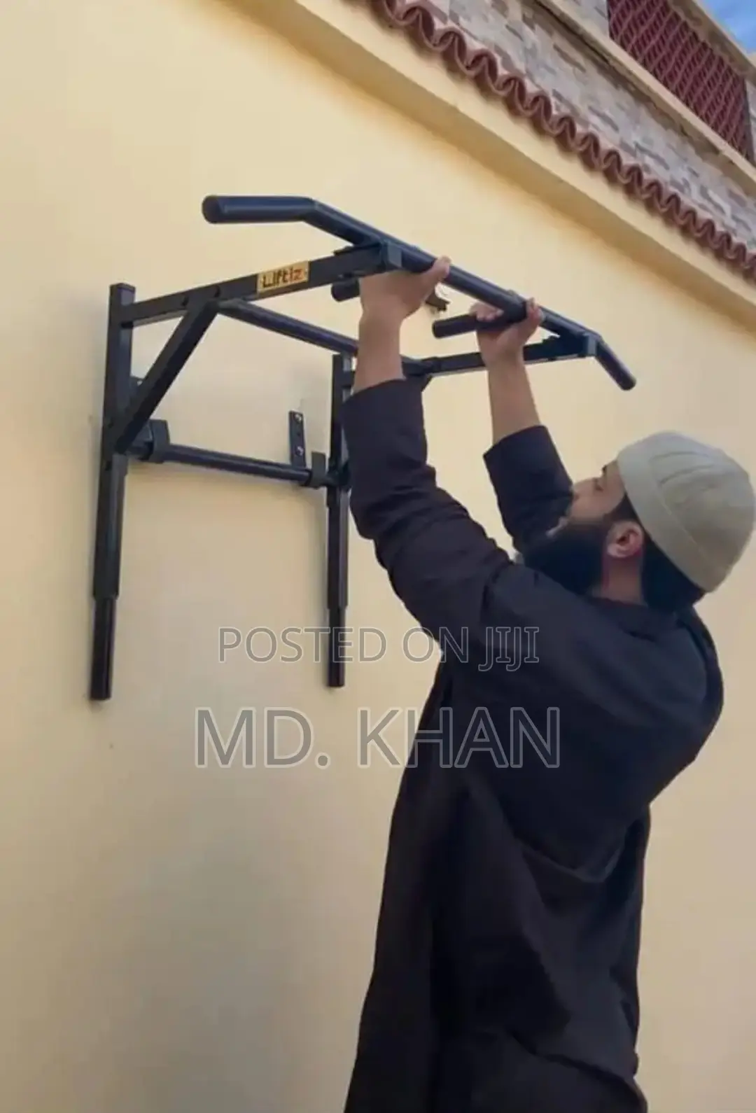 Pull Up and Chin Up Gym Bar Indoor Equipment