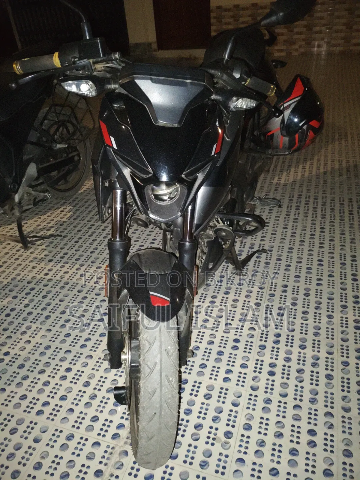 বাাজাজ পালসার এন১৬০ ২০২৩ ব্ল্যাক