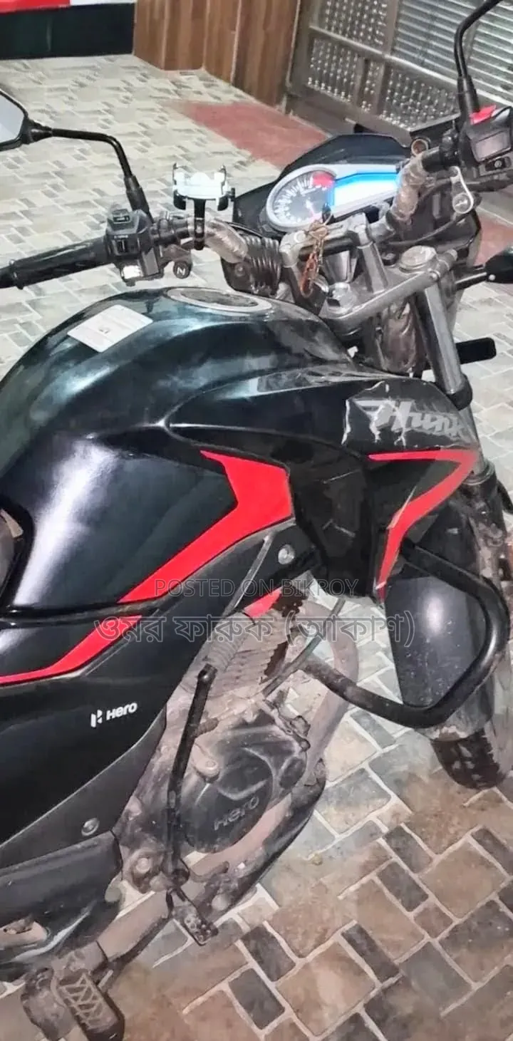 Hero Hero Hunk 150R Dual Disc ABS 2022 Black