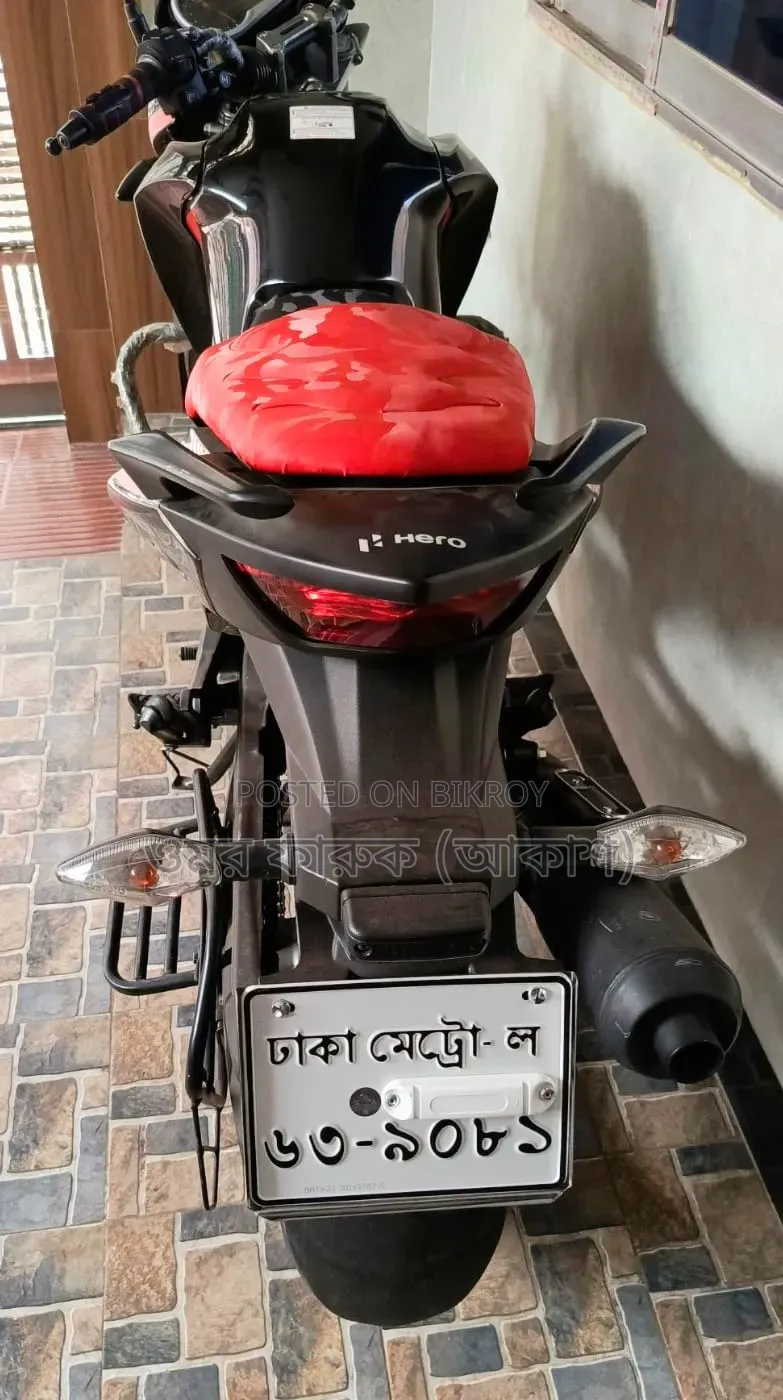 Hero Hero Hunk 150R Dual Disc ABS 2022 Black
