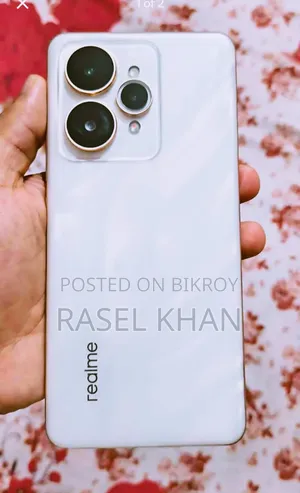 রিয়েলমি ১৫টি ১২৮ জিবি সাদা