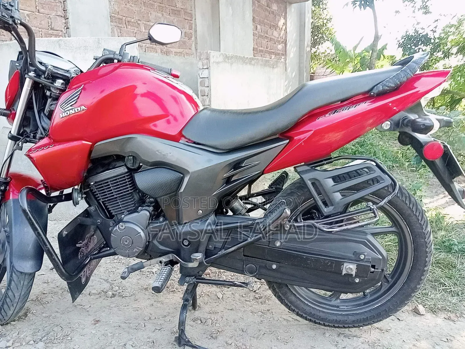 Honda CB 2015 Red