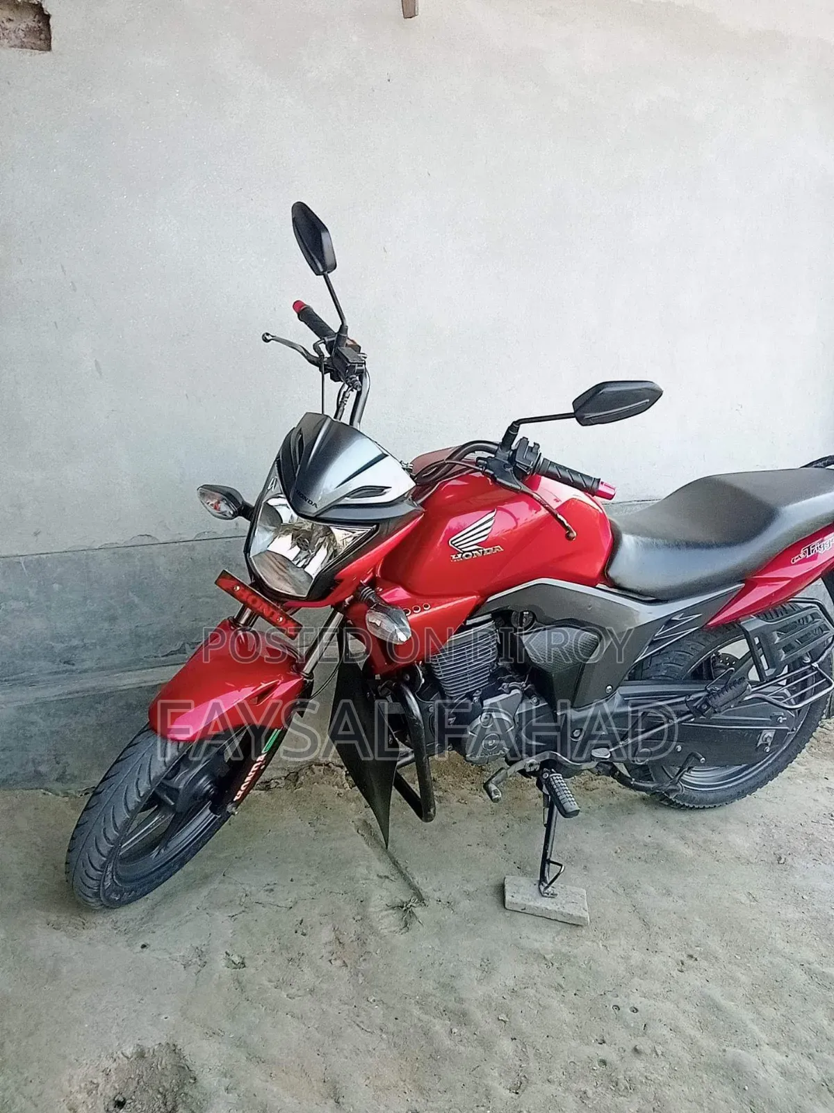 Honda CB 2015 Red