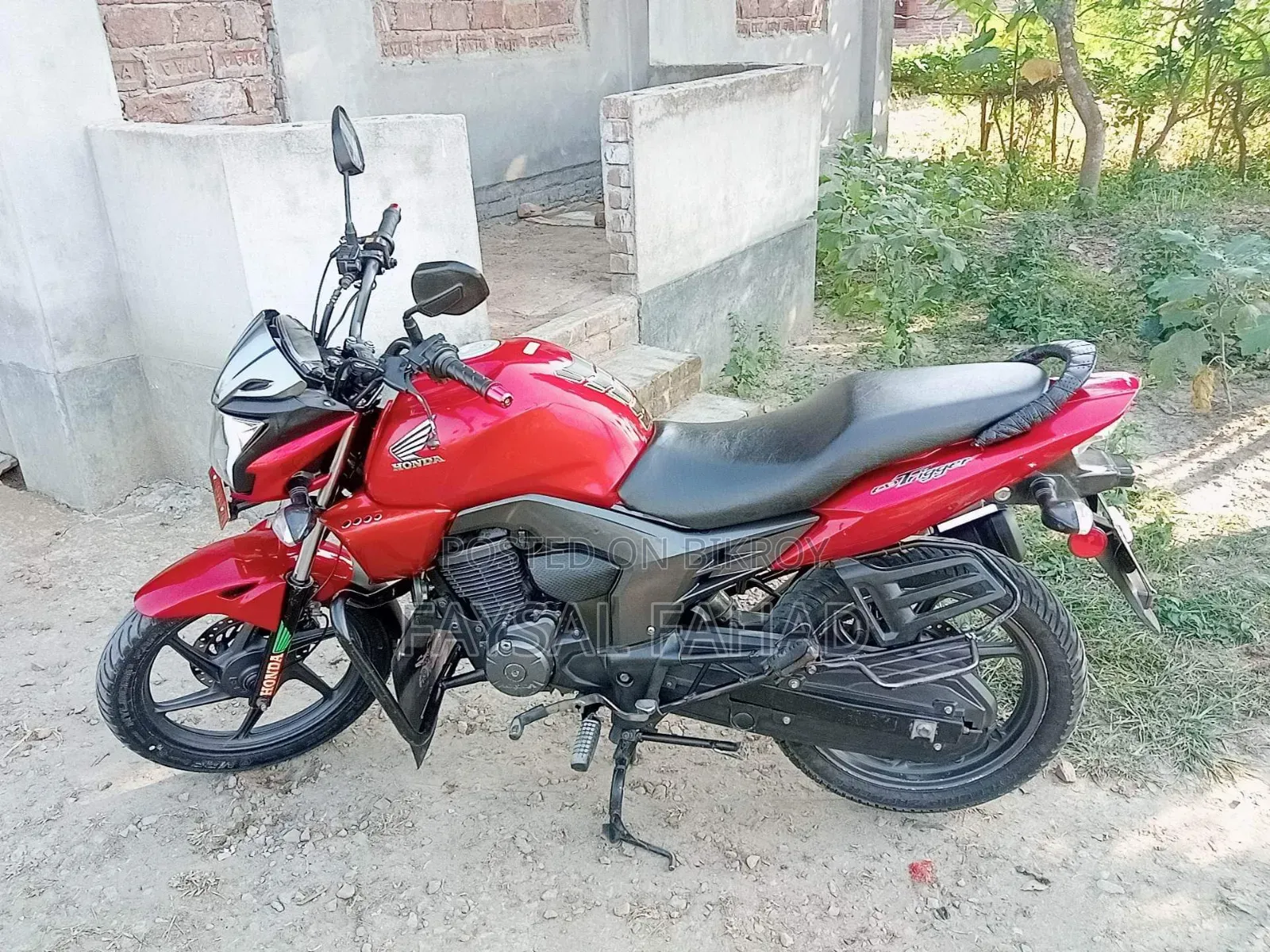 Honda CB 2015 Red