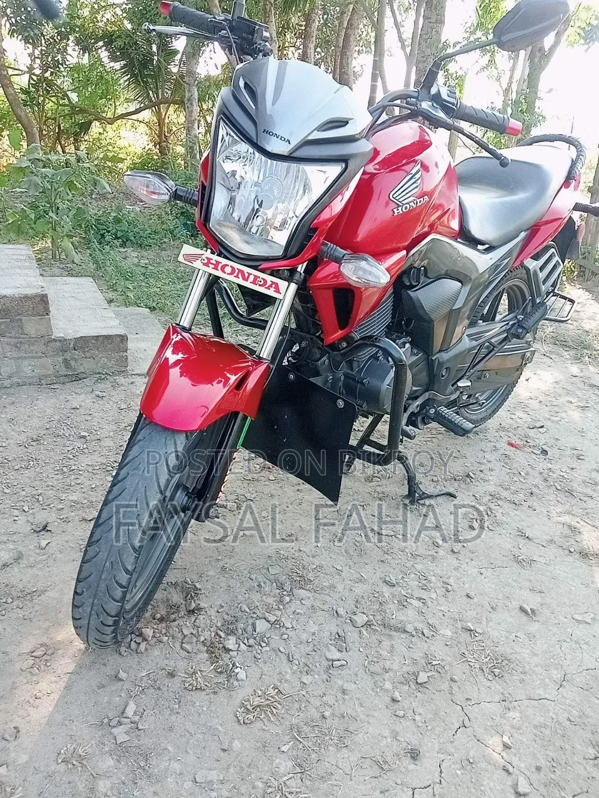 Honda CB 2015 Red