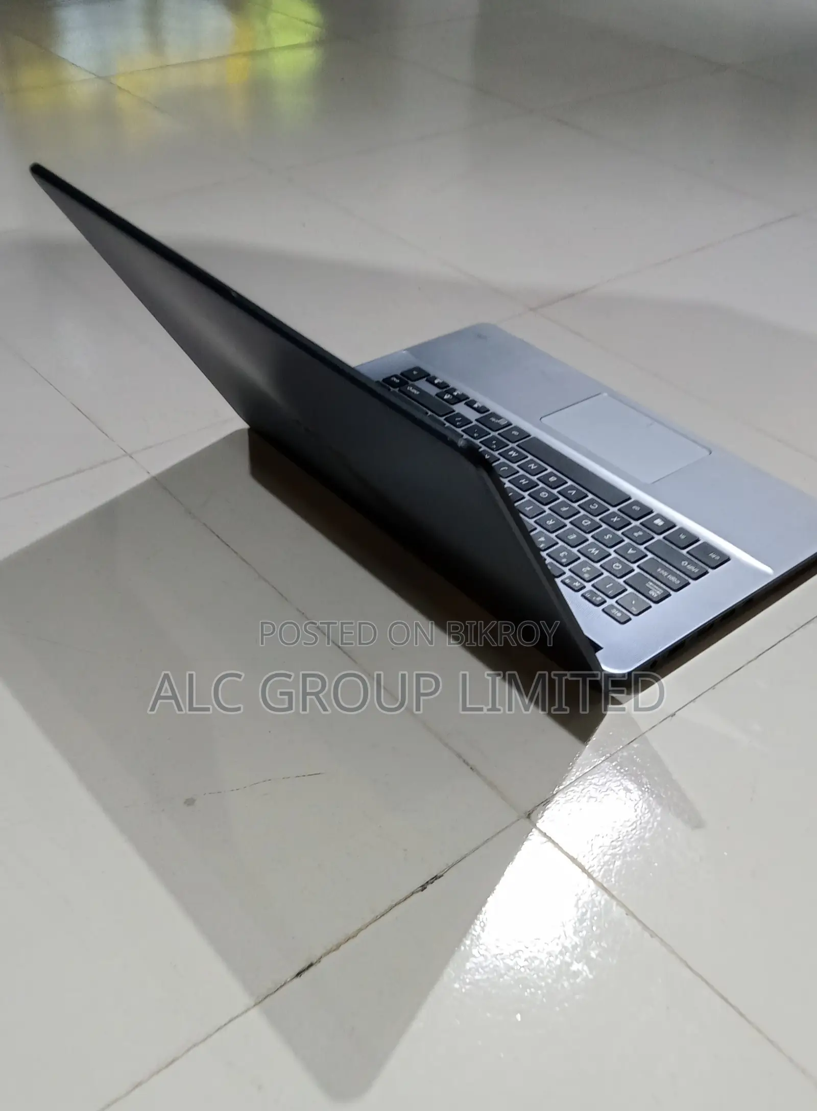 Laptop Asus VivoBook 15 X505BA 8GB AMD HDD 1TB