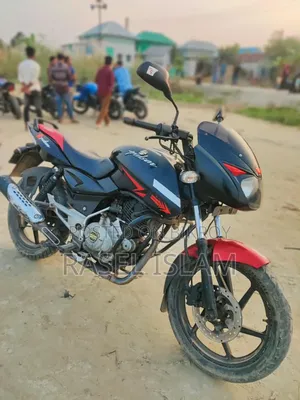 বাজাজ পালসার ১৫০ ২০১৬ কালো