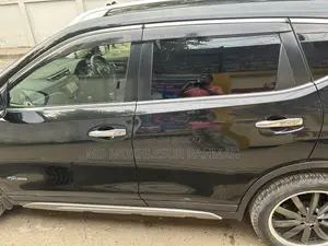 Nissan X-Trail 2.0 Petrol AWD 2015 Black