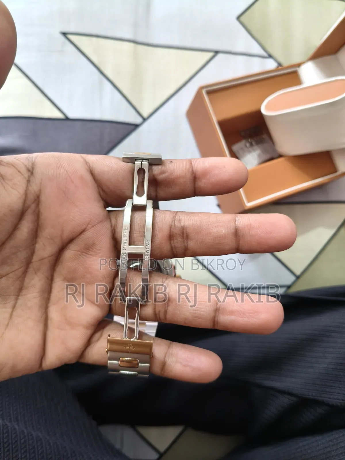 পাটেক ফিলিপ ট্রিপল এ গ্রেড ট্রু টোন ক্লোভার