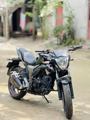 সুজুকি জিক্সার ২০২৪ ব্ল্যাক