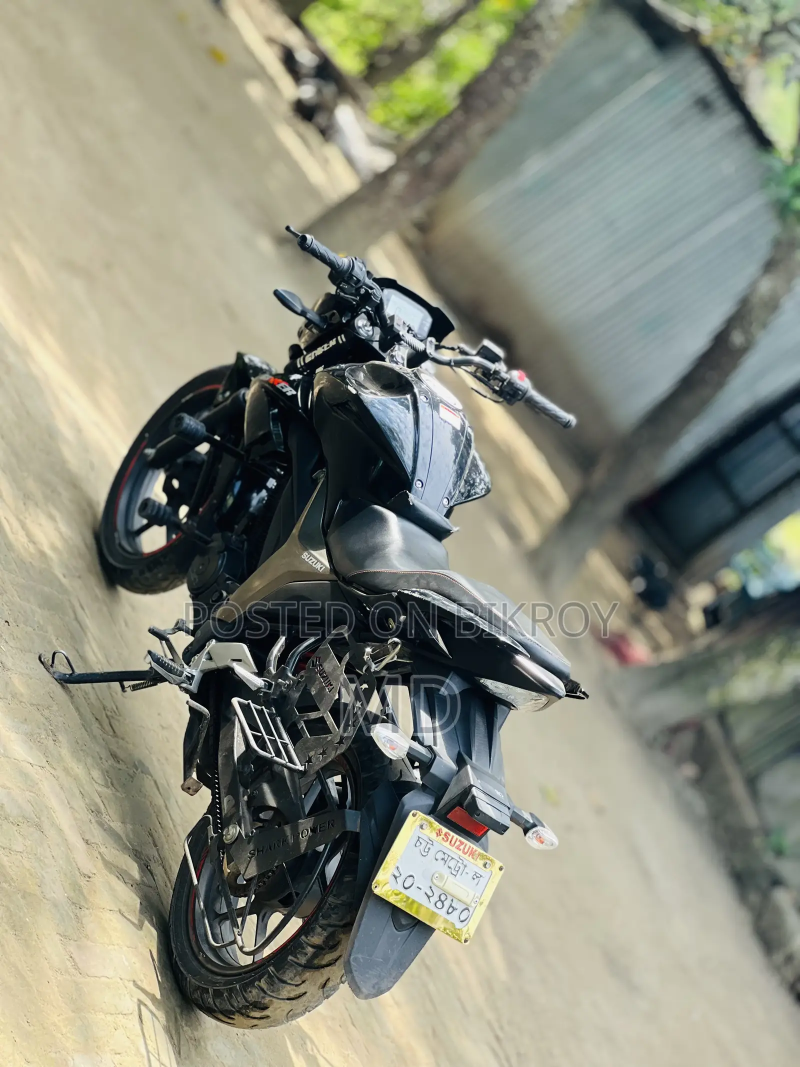 সুজুকি জিক্সার ২০২৪ ব্ল্যাক