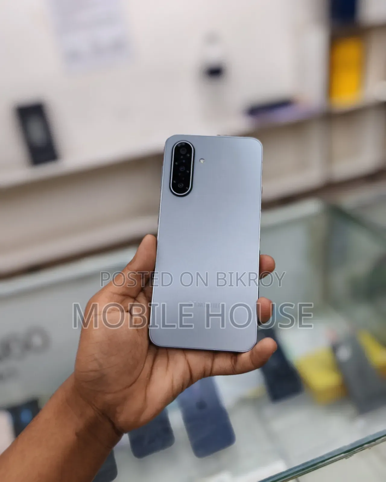 নতুন স্যামসাং গ্যালাক্সি এ১৭ ৫জি ১২৮ জিবি সাদা