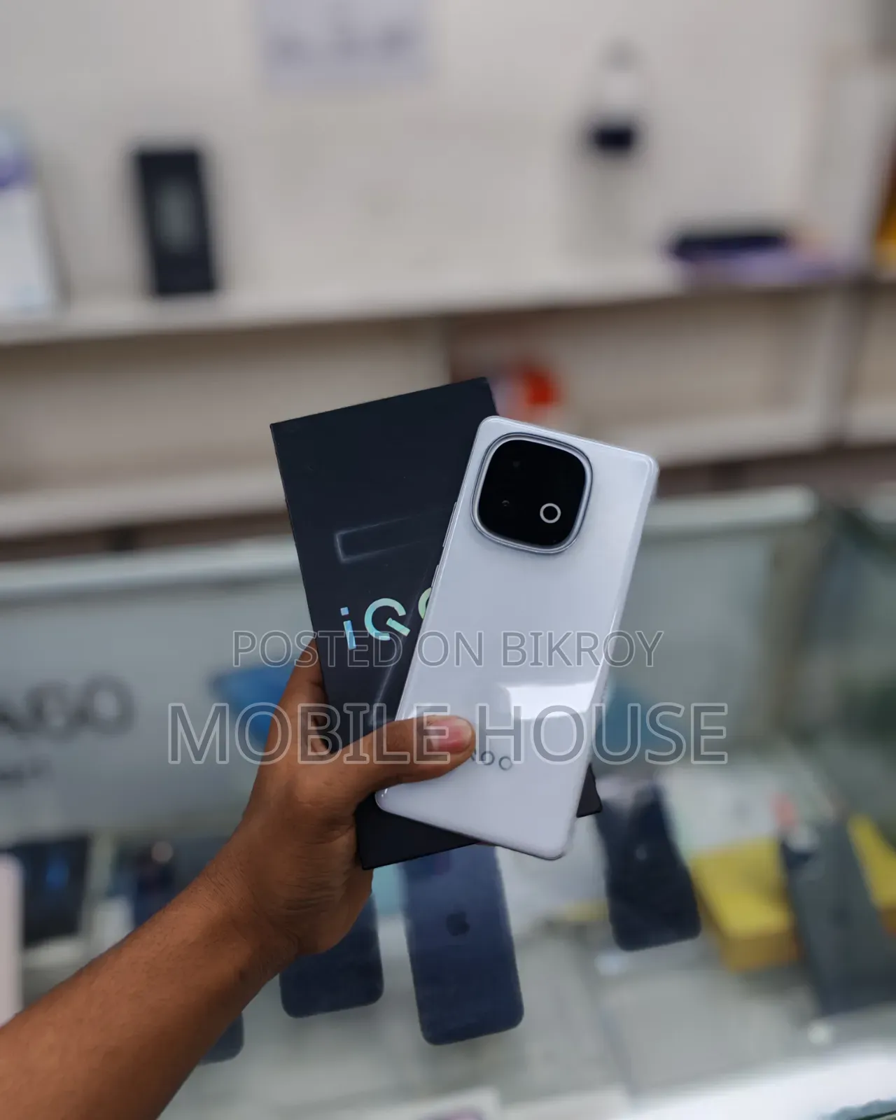আইকিউওও জেড১০ ২৫৬ জিবি হোয়াইট