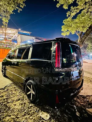 Toyota Noah 1.8 Front Wheel Drive Hybrid (7 seater) 2018 Black