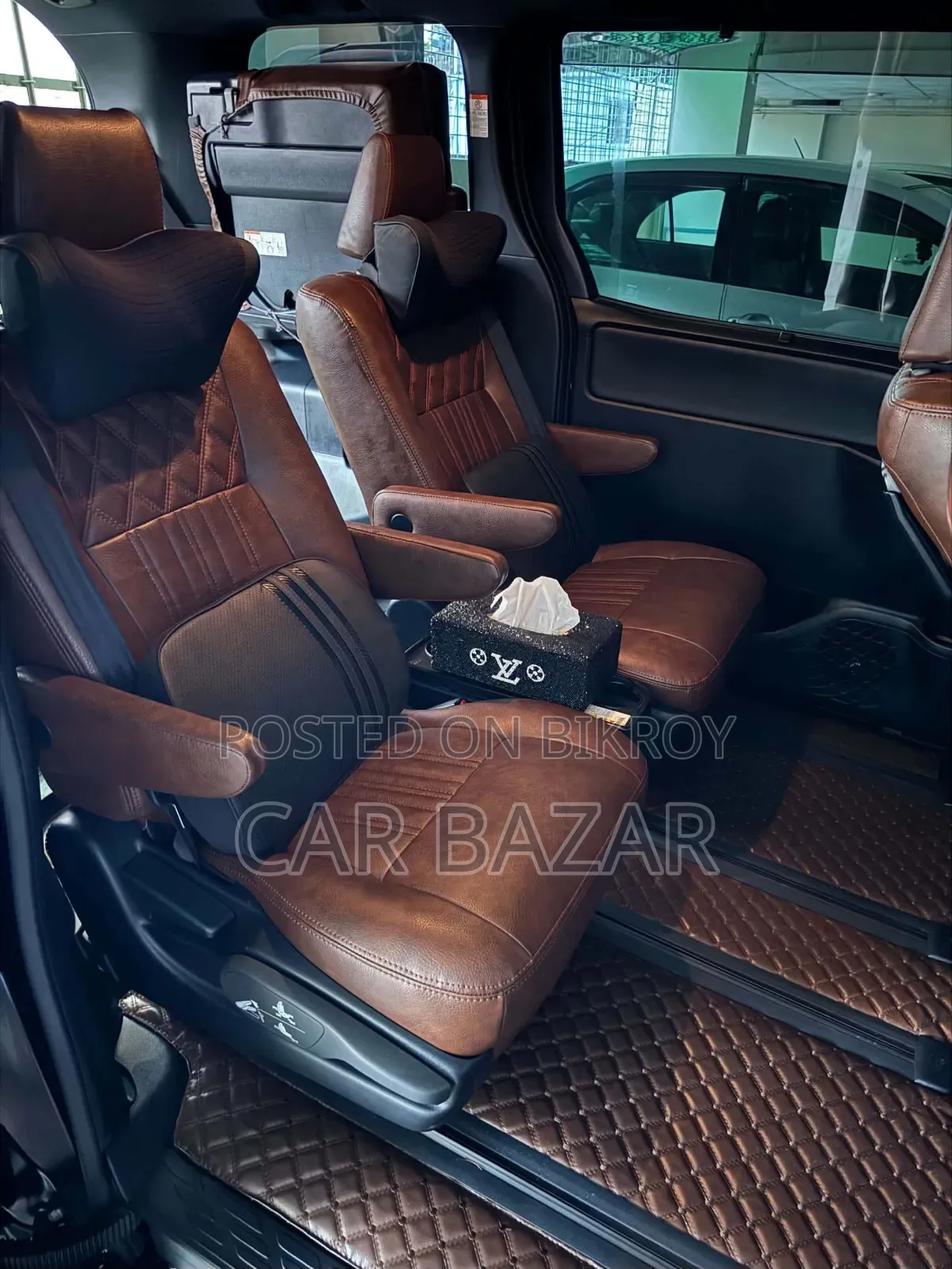 Toyota Noah 1.8 Front Wheel Drive Hybrid (7 seater) 2018 Black