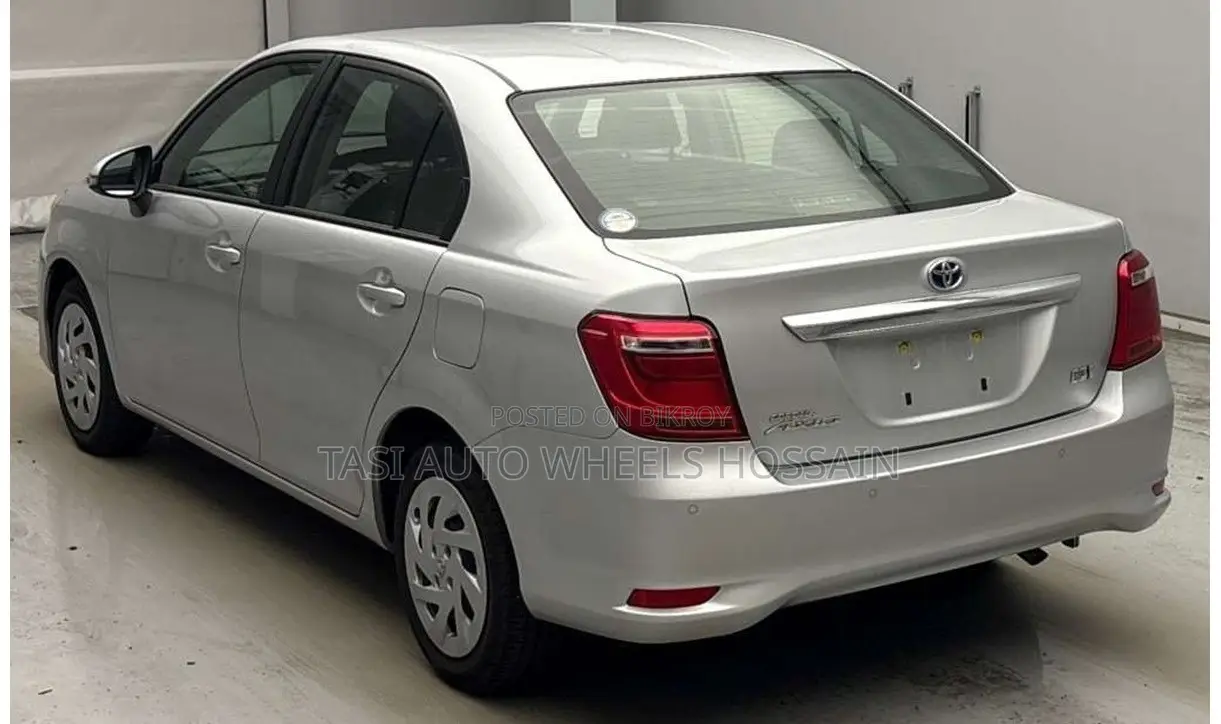 Toyota Axio 2021 Silver