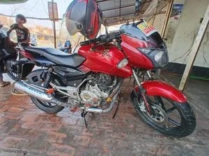 বাজাজ পালসার ১৫০ ২০১৫ লাল