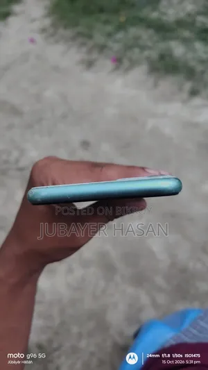 অ্যাপল আইফোন ১১ ৬৪ জিবি সাদা