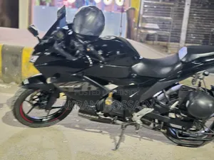 সুজুকি জিক্সার এসএফ ২০২০ কালো
