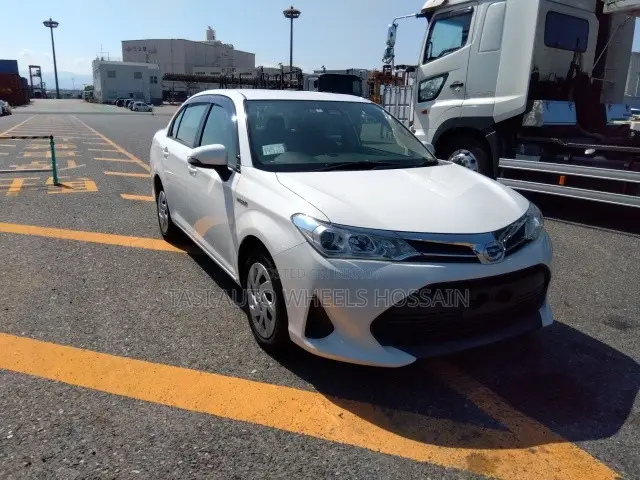 Toyota Axio 2021 White